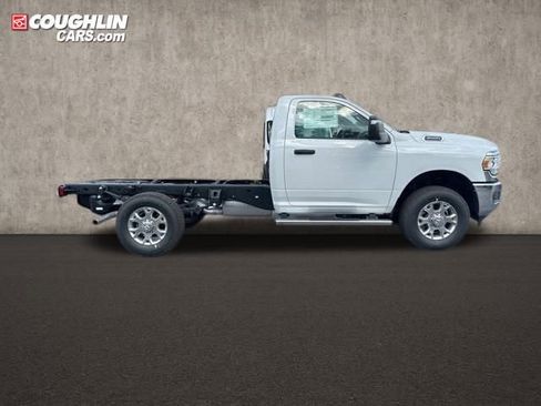 New 2024 RAM 3500 Tradesman image 5