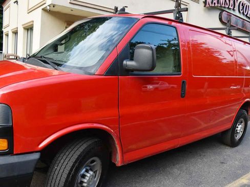 Used 2020 Chevrolet Express 2500 RWD image 47