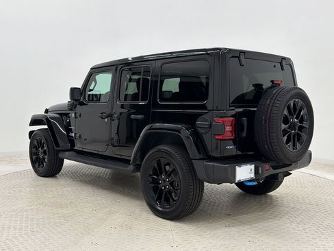 Used 2022 Jeep Wrangler Unlimited Sahara w/ Cold Weather Group AWD/4WD image 3