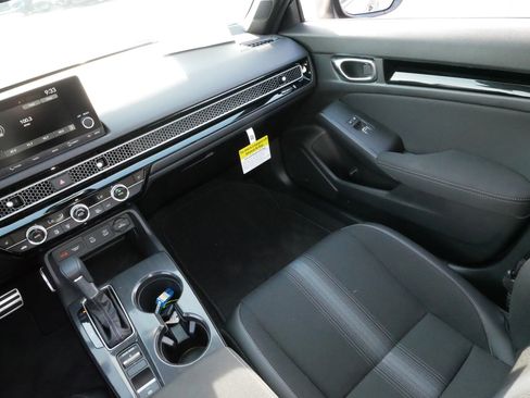 Certified 2025 Honda Civic Sport image 11