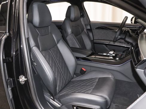 Used 2024 Audi S8 image 33