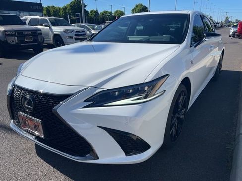 Used 2025 Lexus ES 300h F Sport w/ Accessory Package (Z2) FWD image 4