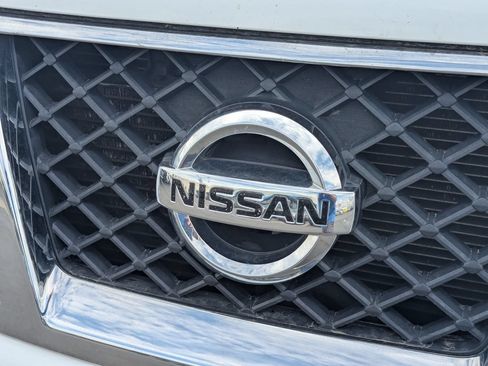 Used 2015 Nissan Frontier SV w/ SV Value Truck Package AWD/4WD image 12