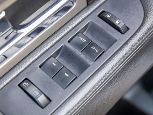 Used 2014 Ford F150 Platinum image 12