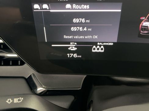 Used 2025 Audi Q6 e-tron Premium w/ Convenience Package image 19