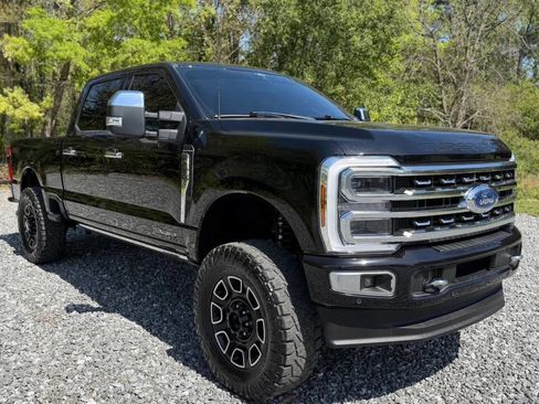 Used 2024 Ford F250 Platinum image 1