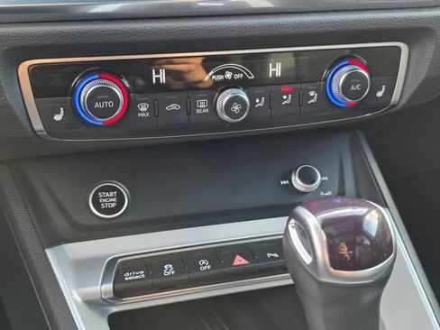 Used 2024 Audi Q3 2.0T Premium image 31