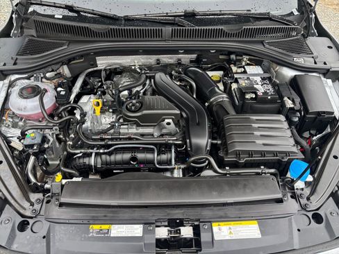 Used 2025 Volkswagen Jetta SE image 28
