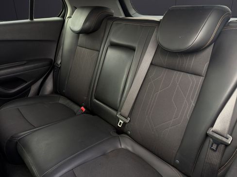 Used 2022 Chevrolet Trax LT w/ Driver Confidence Package image 21