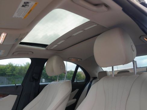 Used 2019 Mercedes-Benz E 300 4MATIC w/ Premium 1 Package image 33