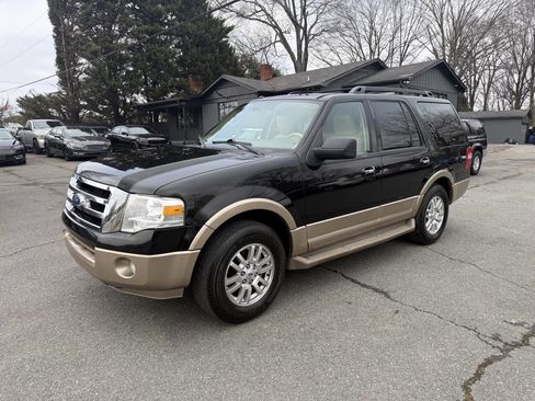 Used 2012 Ford Expedition XLT image 2