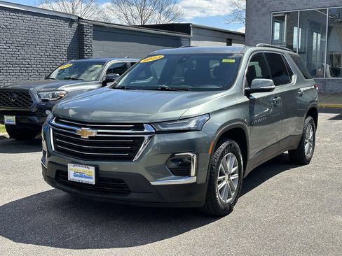 Used 2023 Chevrolet Traverse LT FWD image 1