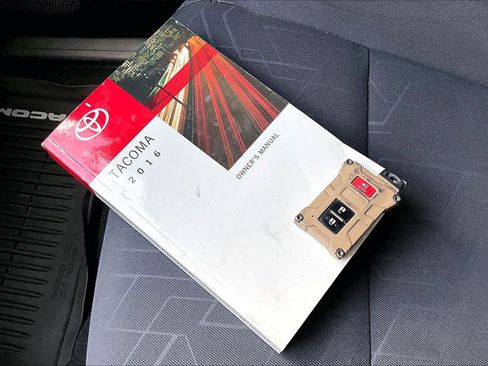 Used 2016 Toyota Tacoma TRD Off-Road w/ Towing Package image 15