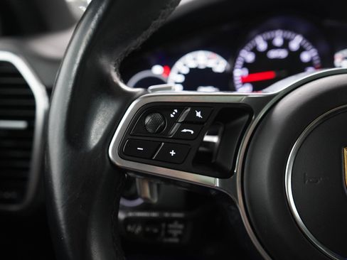 Used 2023 Porsche Cayenne Platinum Edition AWD/4WD image 26