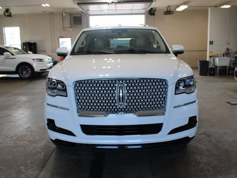 Used 2022 Lincoln Navigator L Reserve AWD/4WD image 2