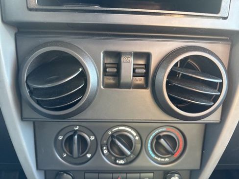 Used 2008 Jeep Wrangler X image 17