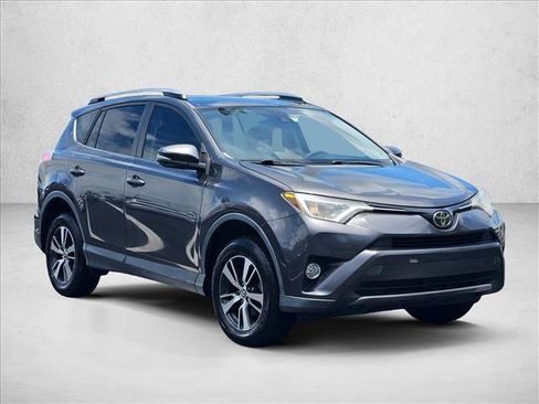 Used 2017 Toyota RAV4 XLE FWD image 3