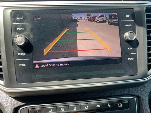Used 2018 Volkswagen Atlas SE FWD image 32