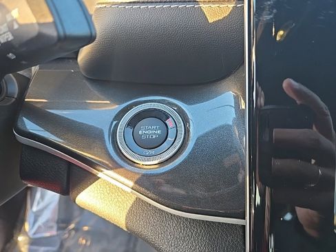 Used 2022 Jeep Grand Cherokee Altitude image 23