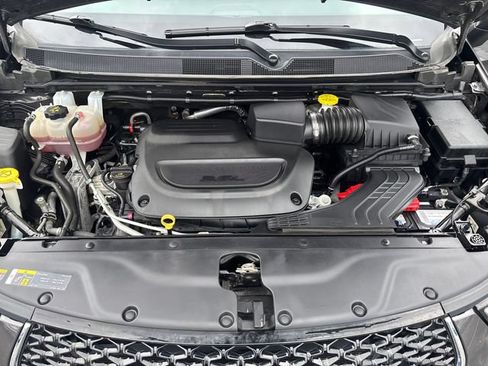 Used 2023 Chrysler Pacifica Touring-L FWD image 22
