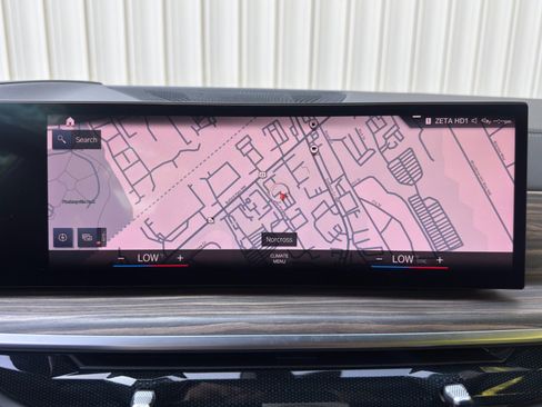 Used 2023 BMW X7 xDrive40i w/ M Sport Package AWD/4WD image 26