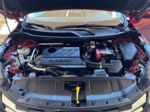 Used 2025 Nissan Rogue SV FWD image 34
