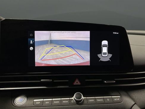 Used 2021 Hyundai Elantra Limited image 11