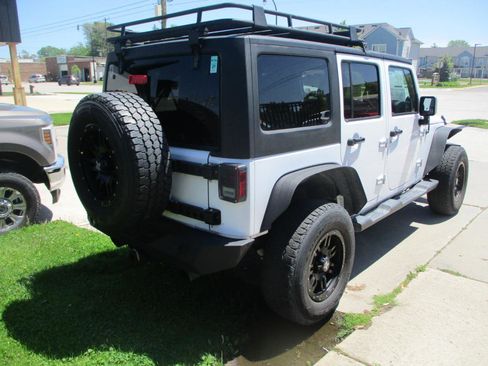 Used 2012 Jeep Wrangler Unlimited Sport image 2