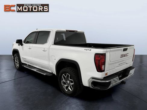 Used 2023 GMC Sierra 1500 SLE AWD/4WD image 4
