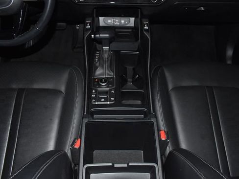 Used 2024 Kia Sorento S image 25