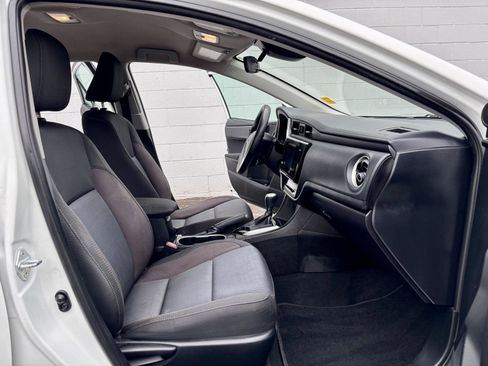 Used 2017 Toyota Corolla LE FWD image 7