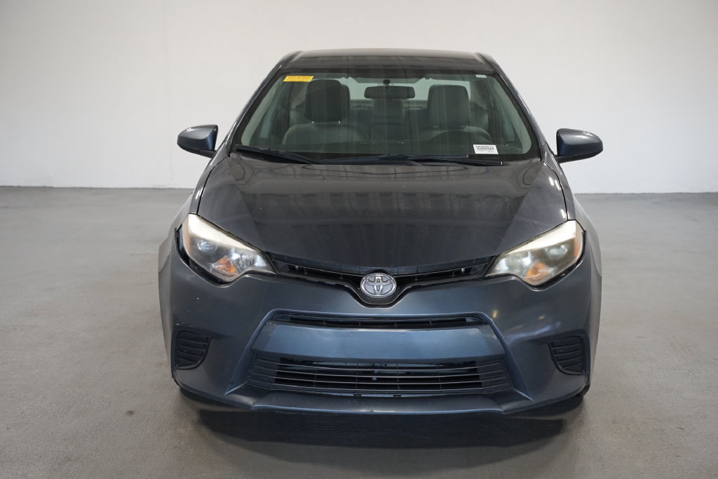 Used 2016 Toyota Corolla LE FWD image 2