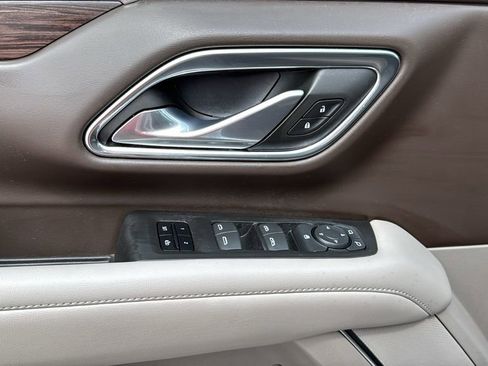 Used 2022 Chevrolet Suburban Z71 image 13