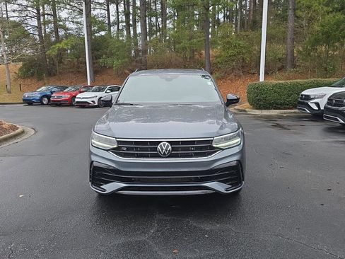Used 2024 Volkswagen Tiguan SE R-Line image 2