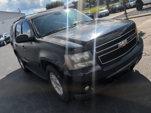 Used 2009 Chevrolet Tahoe LT w/ Convenience Package RWD image 2