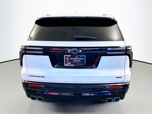 Used 2024 Chevrolet Traverse RS image 6