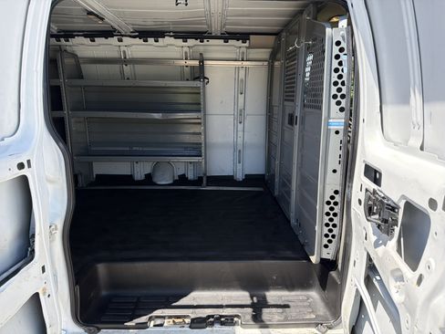 Used 2018 Chevrolet Express 2500 Extended RWD image 23