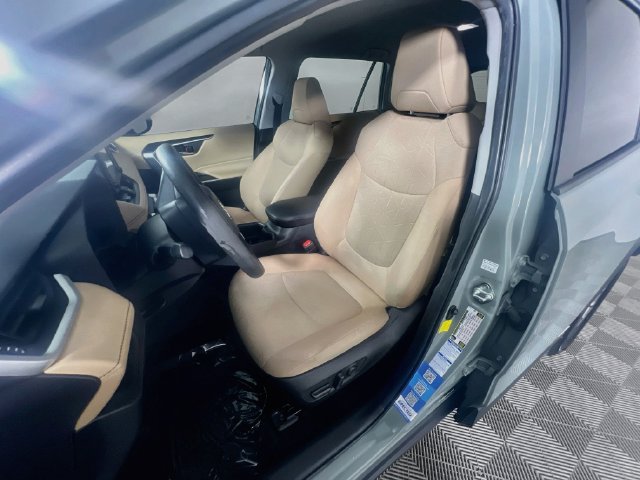 Used 2022 Toyota RAV4 XLE AWD/4WD image 10