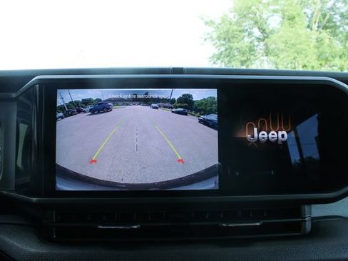 Used 2025 Jeep Wrangler Unlimited Sport AWD/4WD image 20