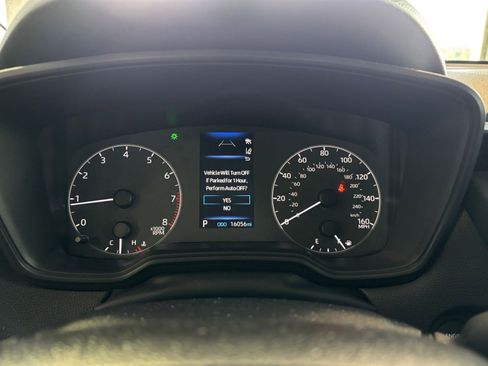 Used 2025 Toyota Corolla Cross LE image 39