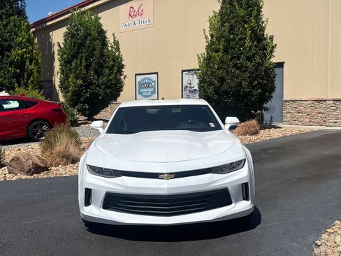 Used 2018 Chevrolet Camaro LT RWD image 5