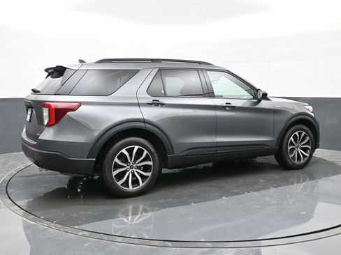 Used 2022 Ford Explorer ST-Line image 8