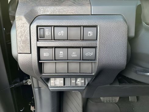 New 2025 Toyota Tacoma Limited AWD/4WD image 27
