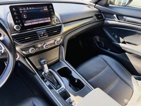 Used 2018 Honda Accord Sport image 15