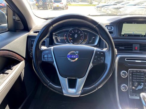 Used 2016 Volvo XC70 T5 Premier w/ Proximity Package image 29