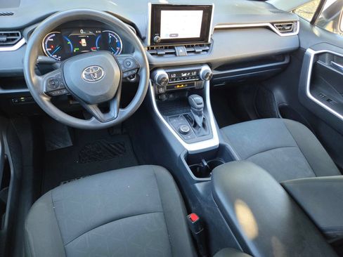 Used 2025 Toyota RAV4 XLE AWD/4WD image 10