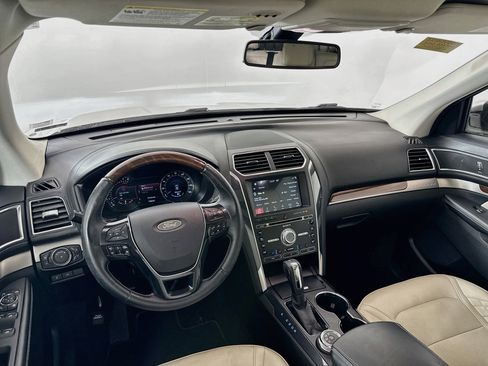 Used 2018 Ford Explorer Platinum AWD/4WD image 24