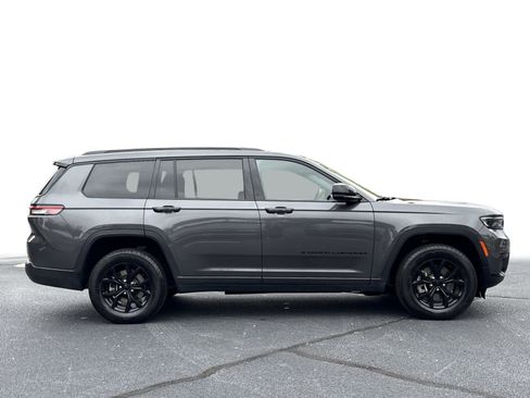 Used 2024 Jeep Grand Cherokee L Laredo image 26