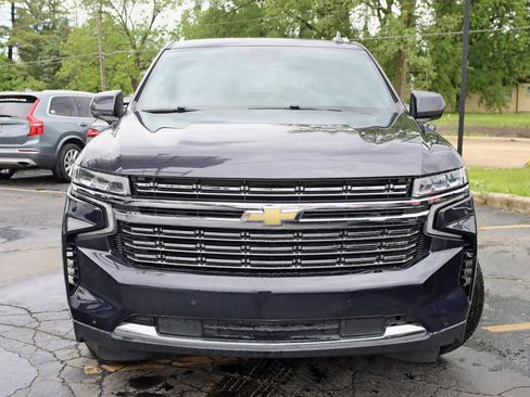 Used 2023 Chevrolet Suburban LT AWD/4WD image 9