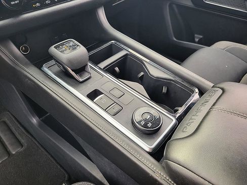 Certified 2024 Nissan Pathfinder SV image 15